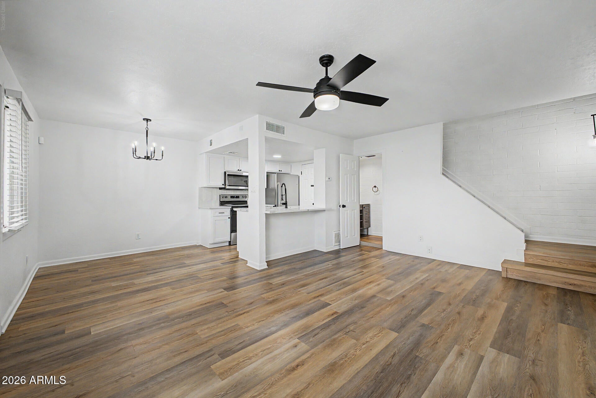 948 S ALMA SCHOOL Road 13