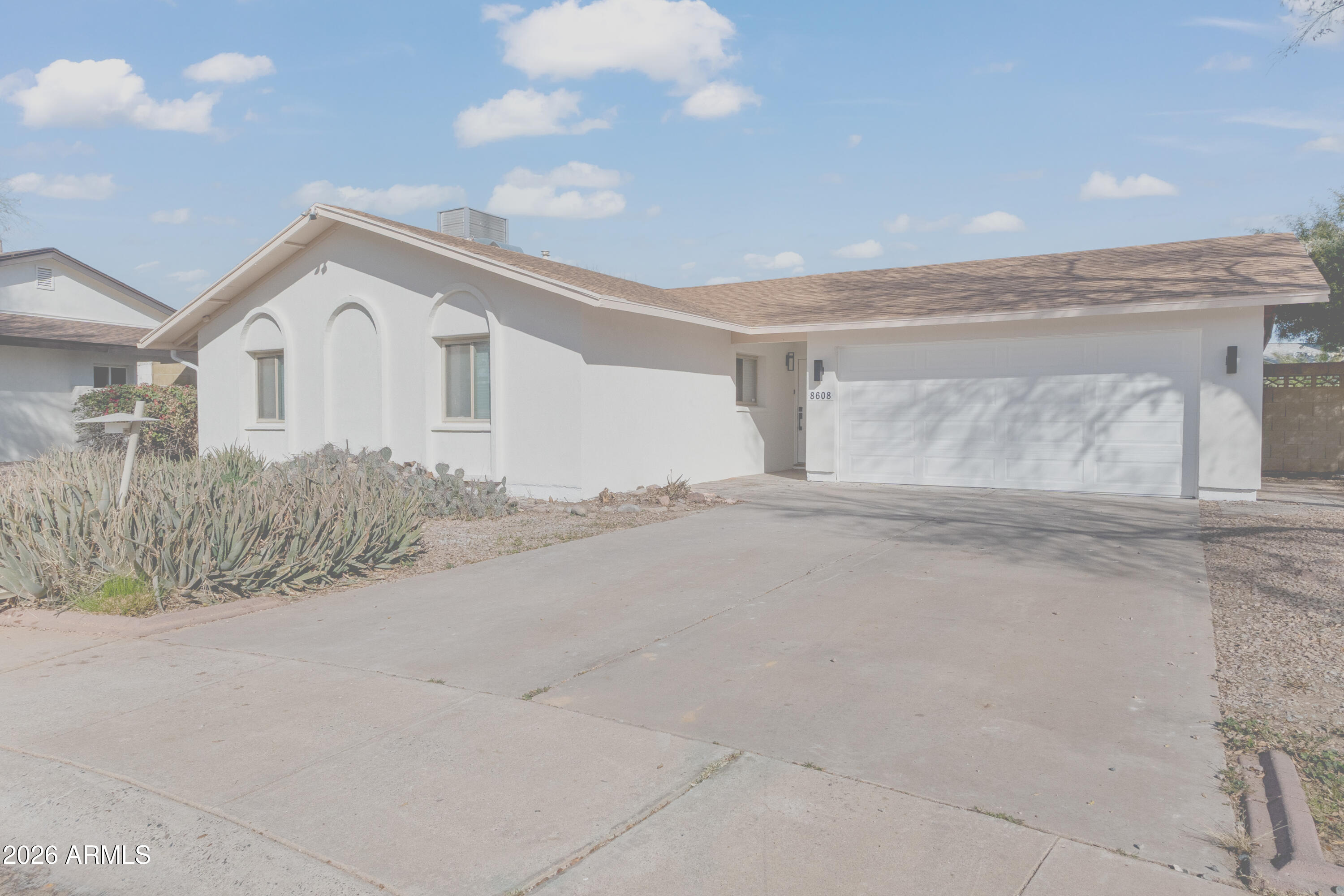 8608 E WHITTON Avenue