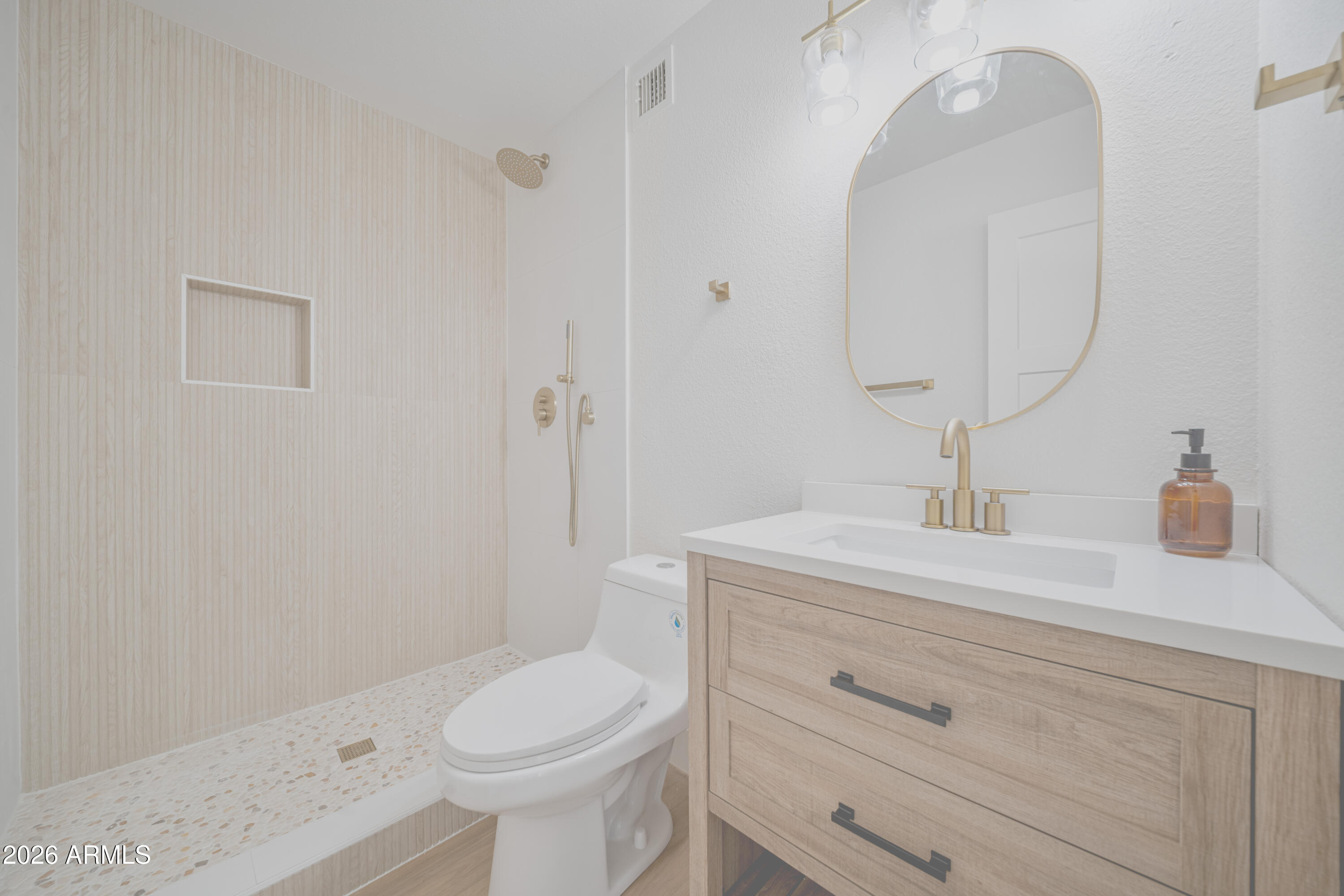 8608 E WHITTON Avenue