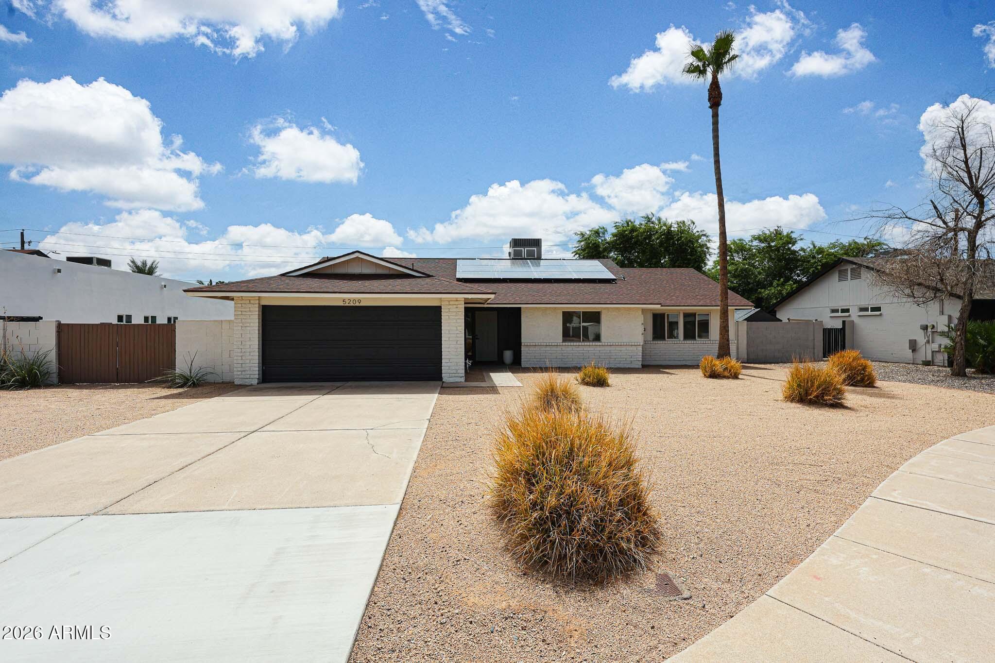 5209 E BECK Lane