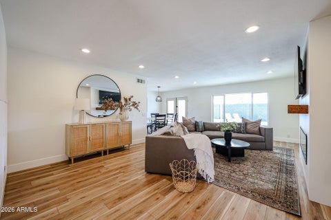 Photo of 5209 E Beck Lane, Scottsdale, AZ 85254 (MLS # 7077582)