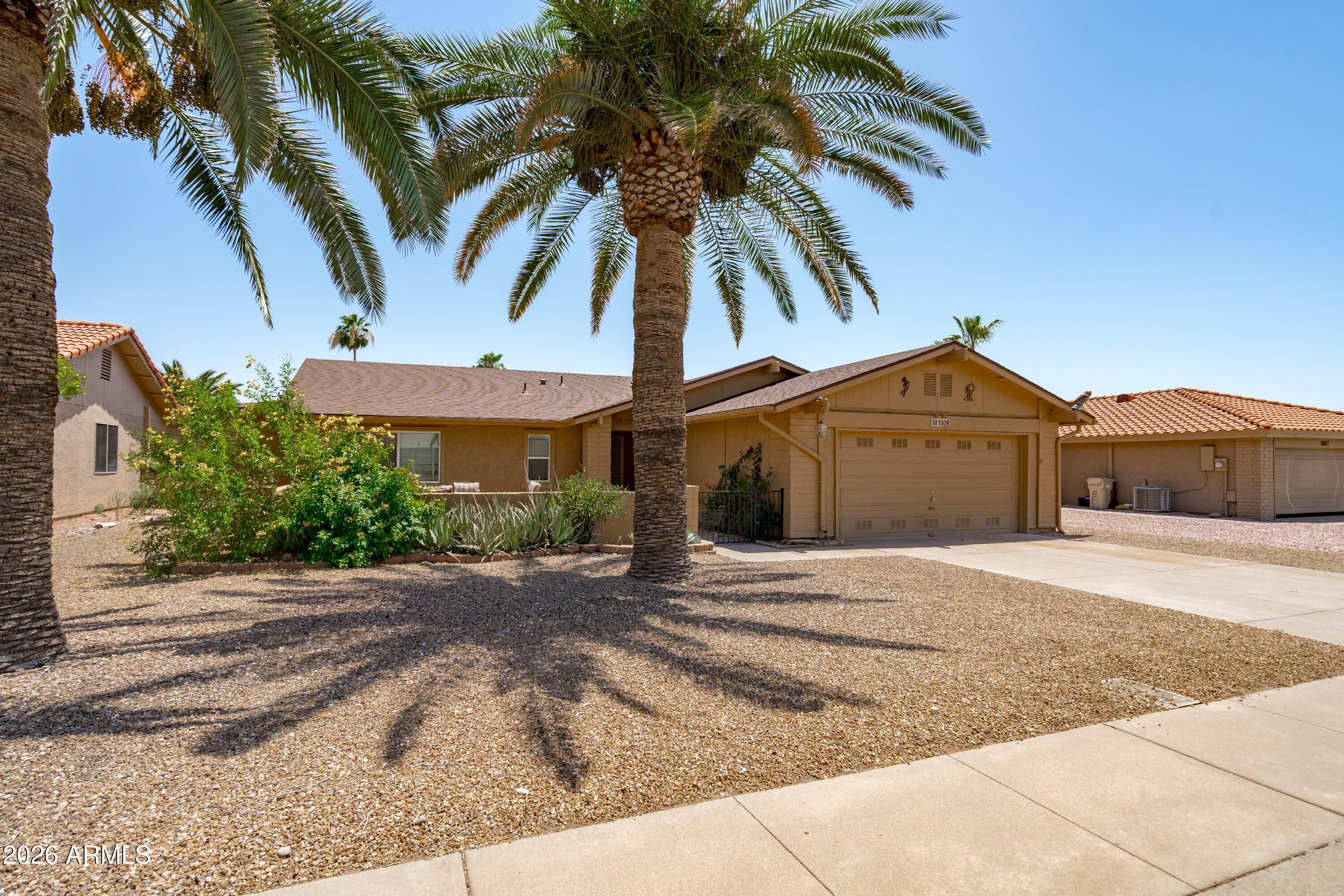 1009 LEISURE WORLD --