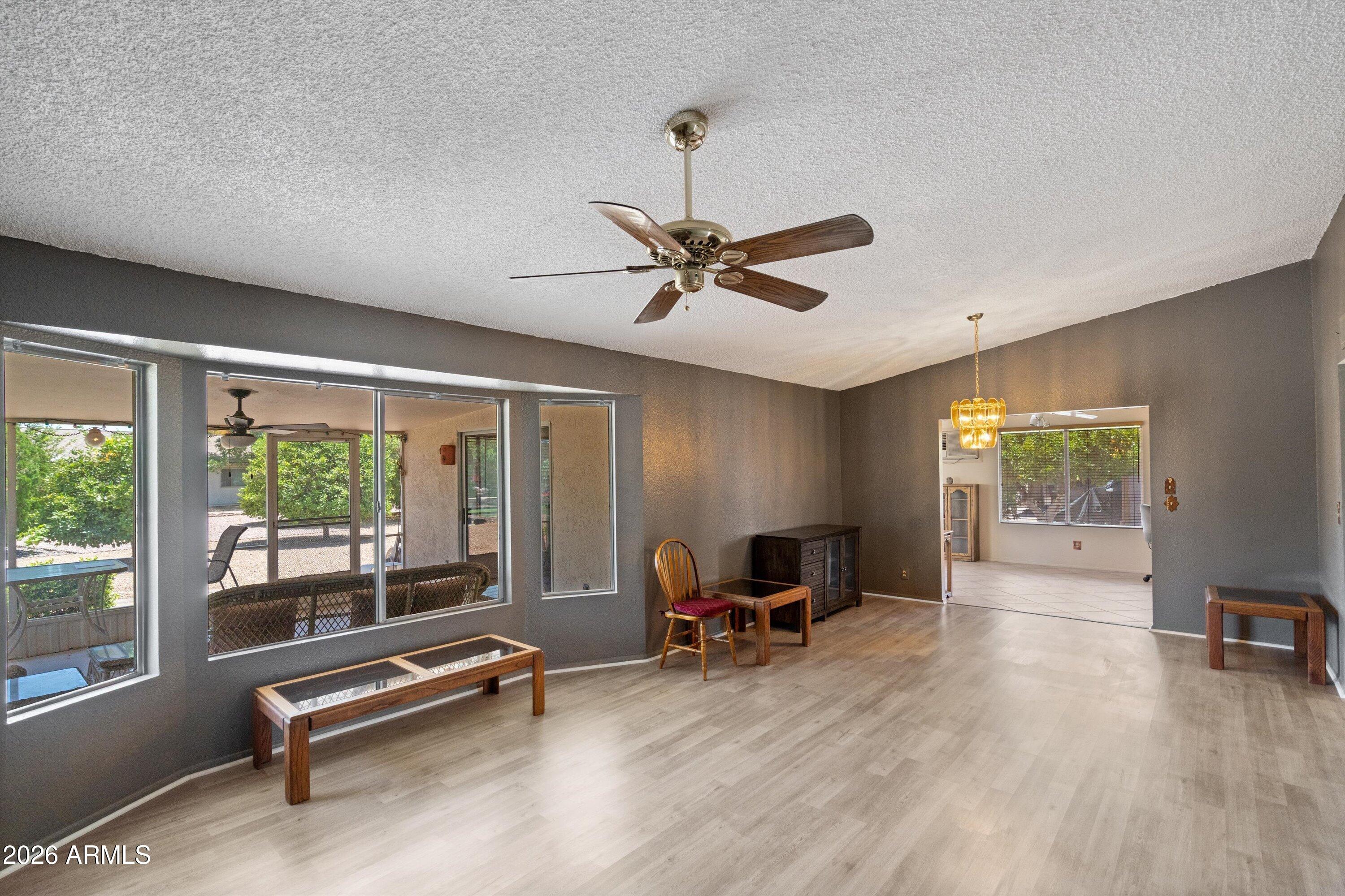 1009 LEISURE WORLD --