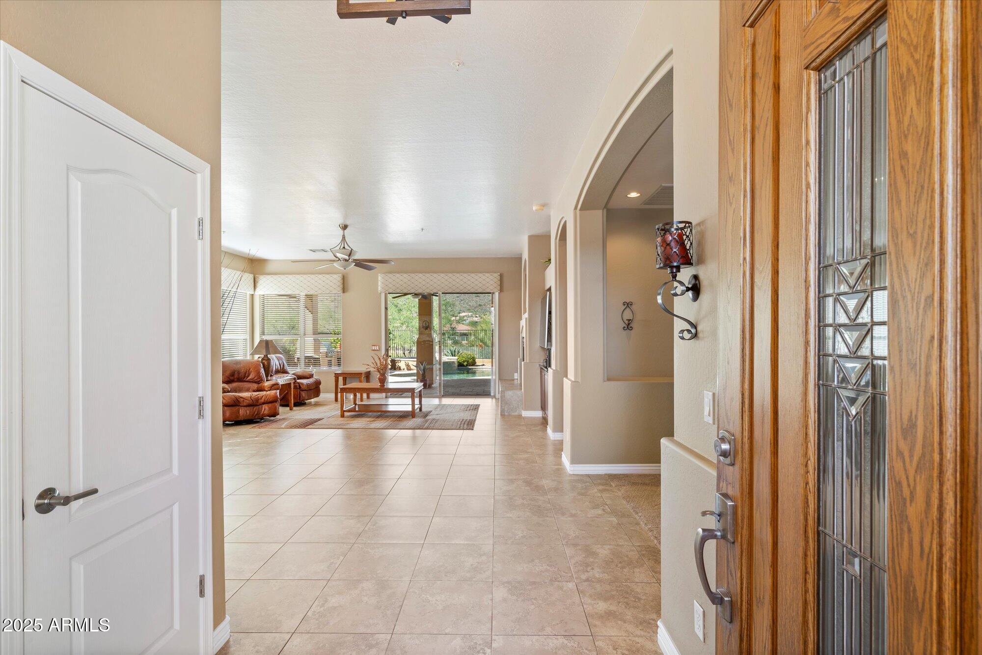 9024 N LONGFEATHER --