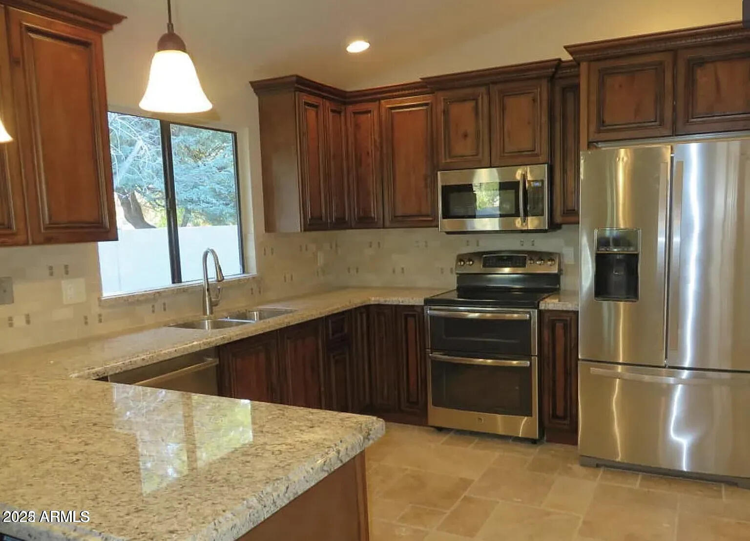 6513 E GRANDVIEW Drive