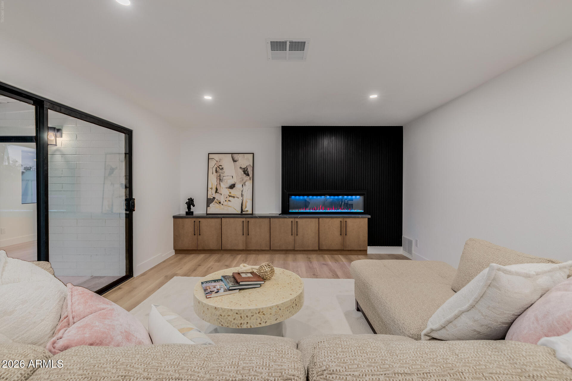 1111 W TOWNLEY Avenue