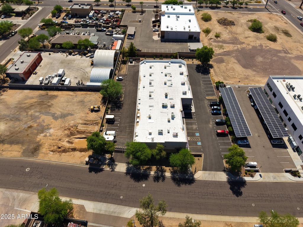 Photo of 7900 N 70th Avenue #101, Glendale, AZ 85303 (MLS # 6996803)