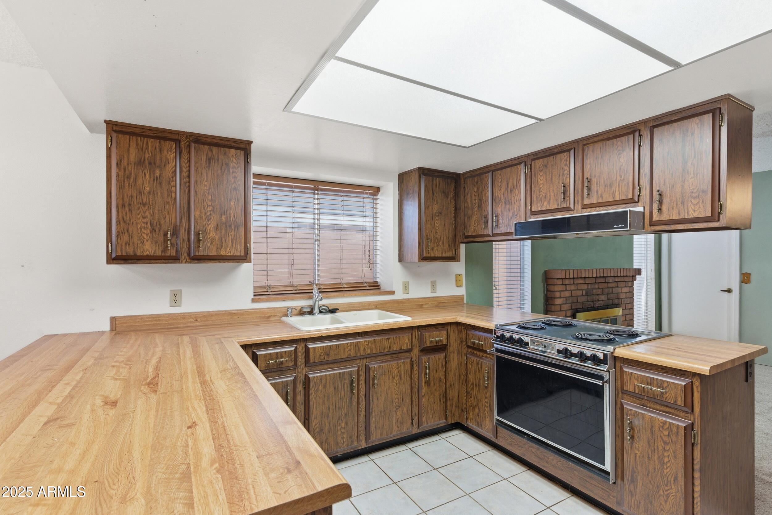 4958 W Charleston Avenue