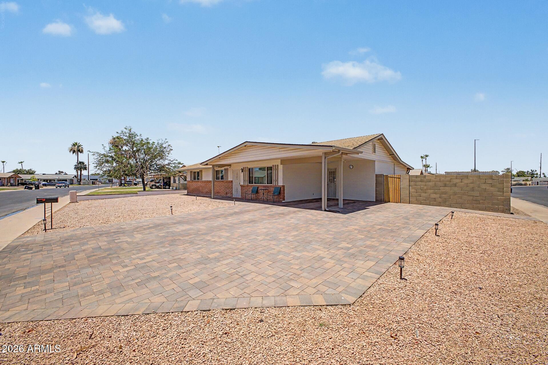 314 W PINON Avenue