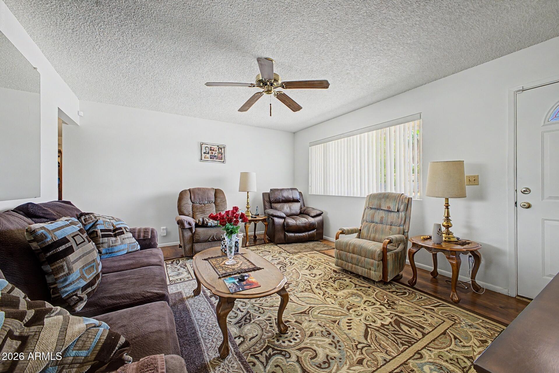 314 W PINON Avenue