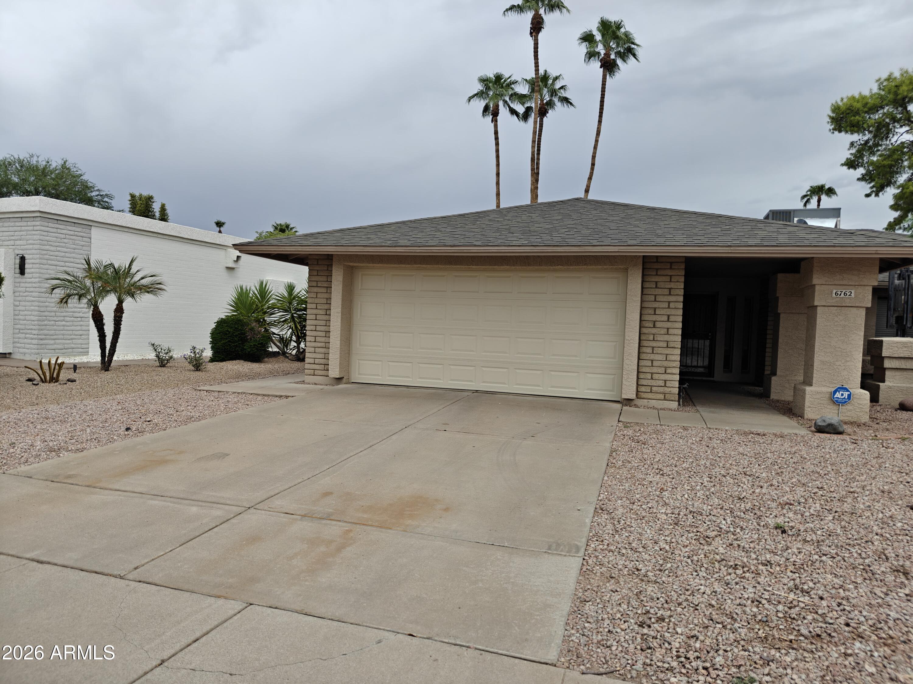 6762 E GRANDVIEW Drive