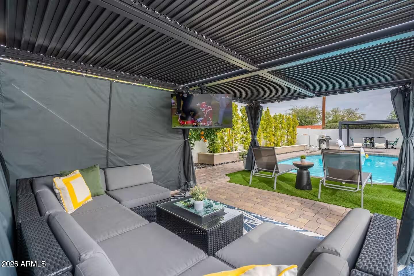 8756 E VALLEY VISTA Drive