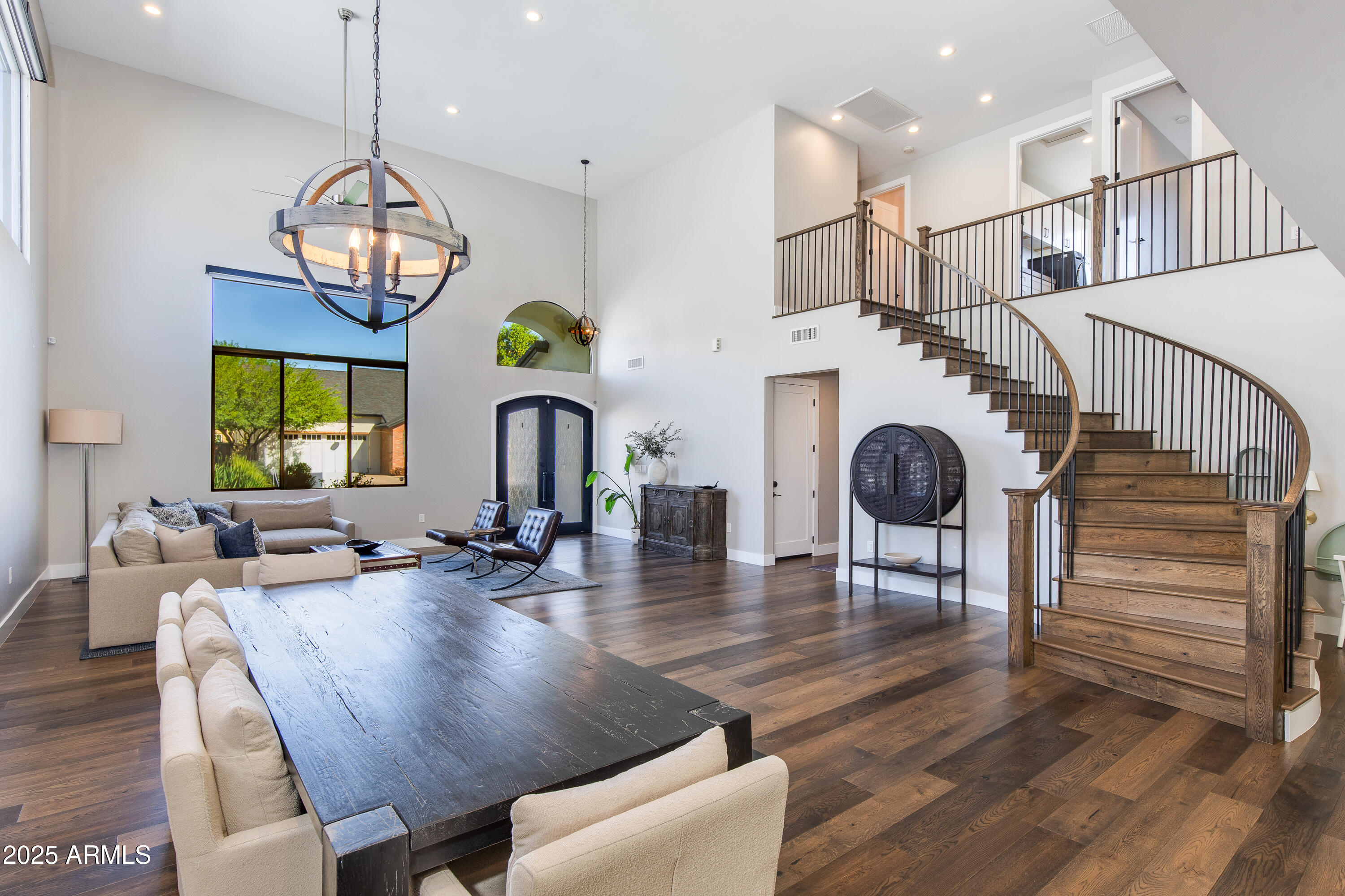 3821 E DEVONSHIRE Avenue