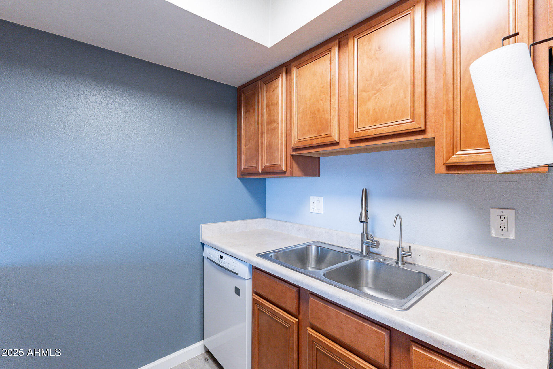 1402 E GUADALUPE Road 207