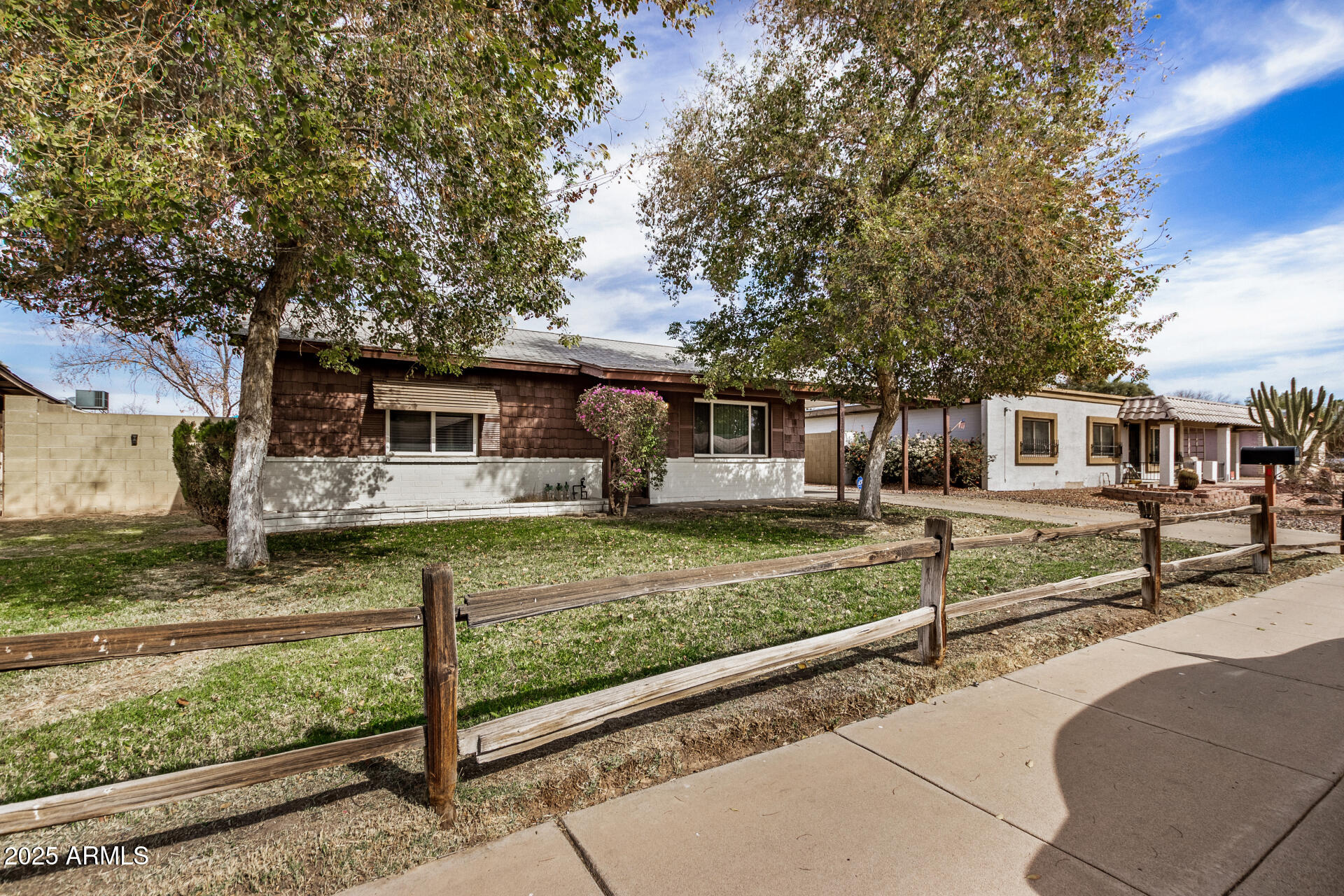 6720 W MEDLOCK Drive