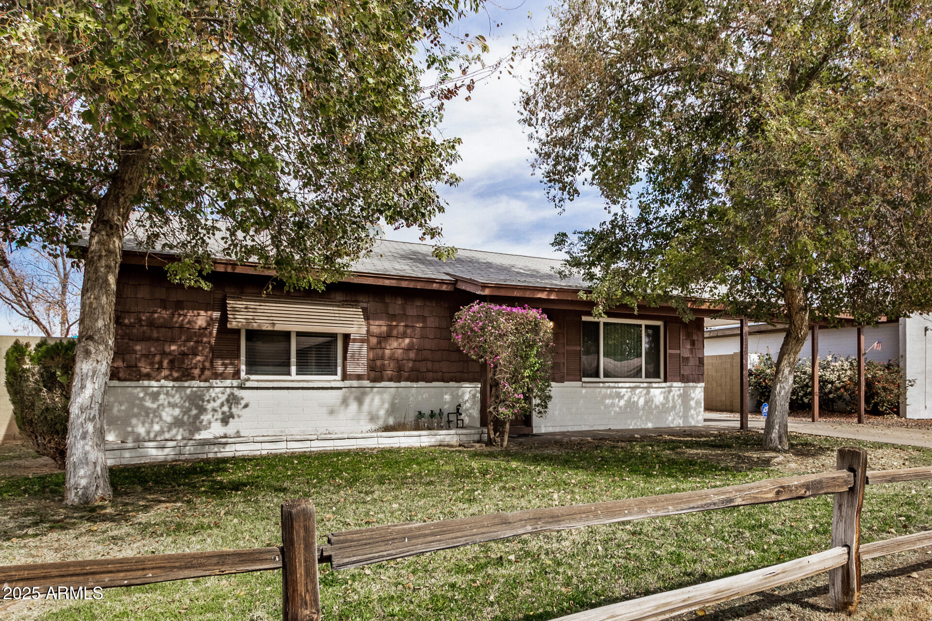 6720 W MEDLOCK Drive