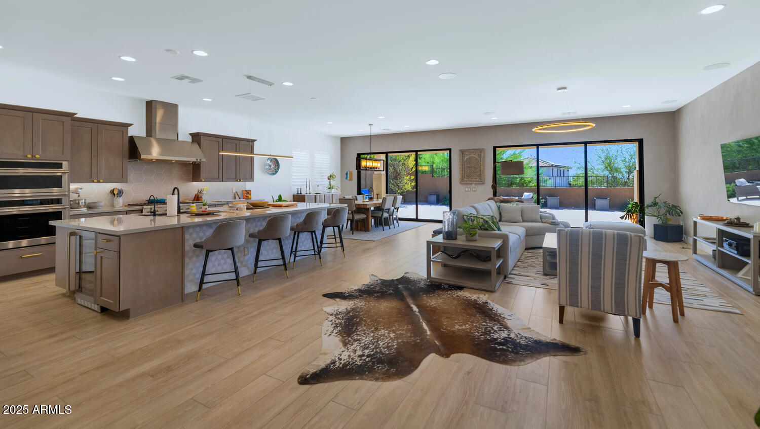 2041 E FALLEN LEAF Lane