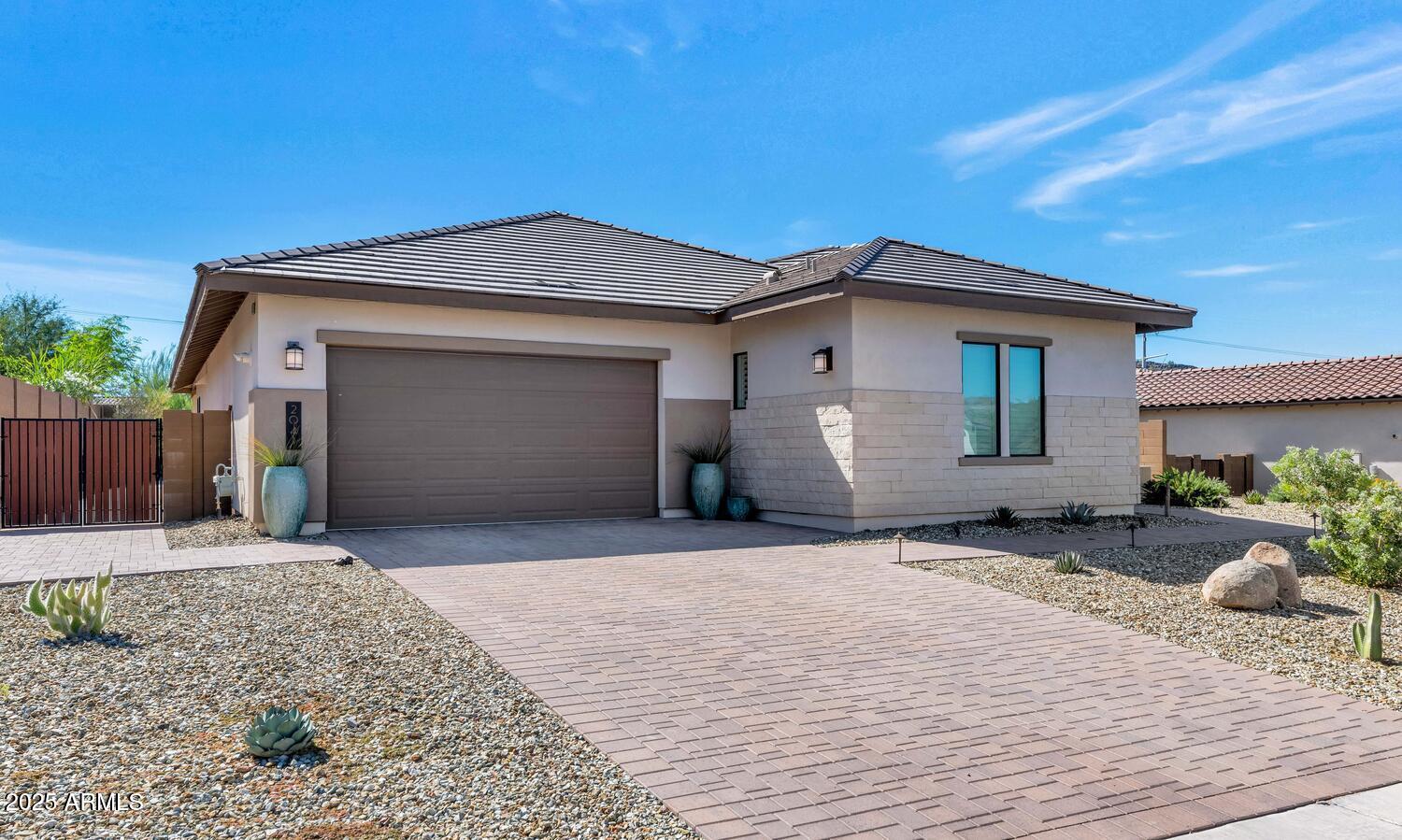 2041 E FALLEN LEAF Lane