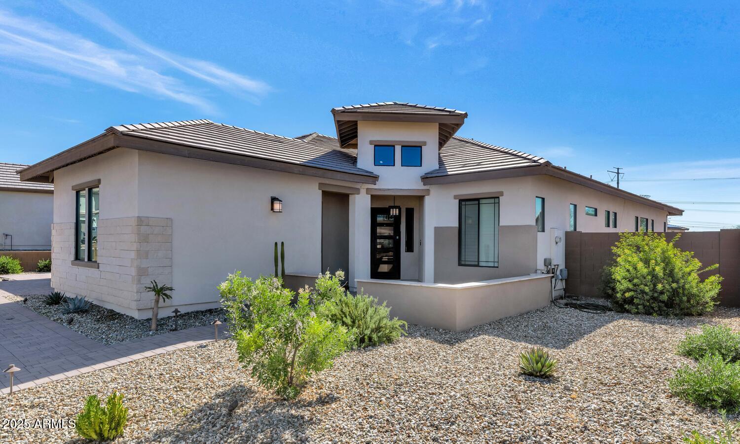 2041 E FALLEN LEAF Lane