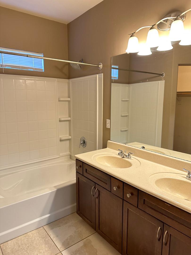 1920 E Bell Road 1140