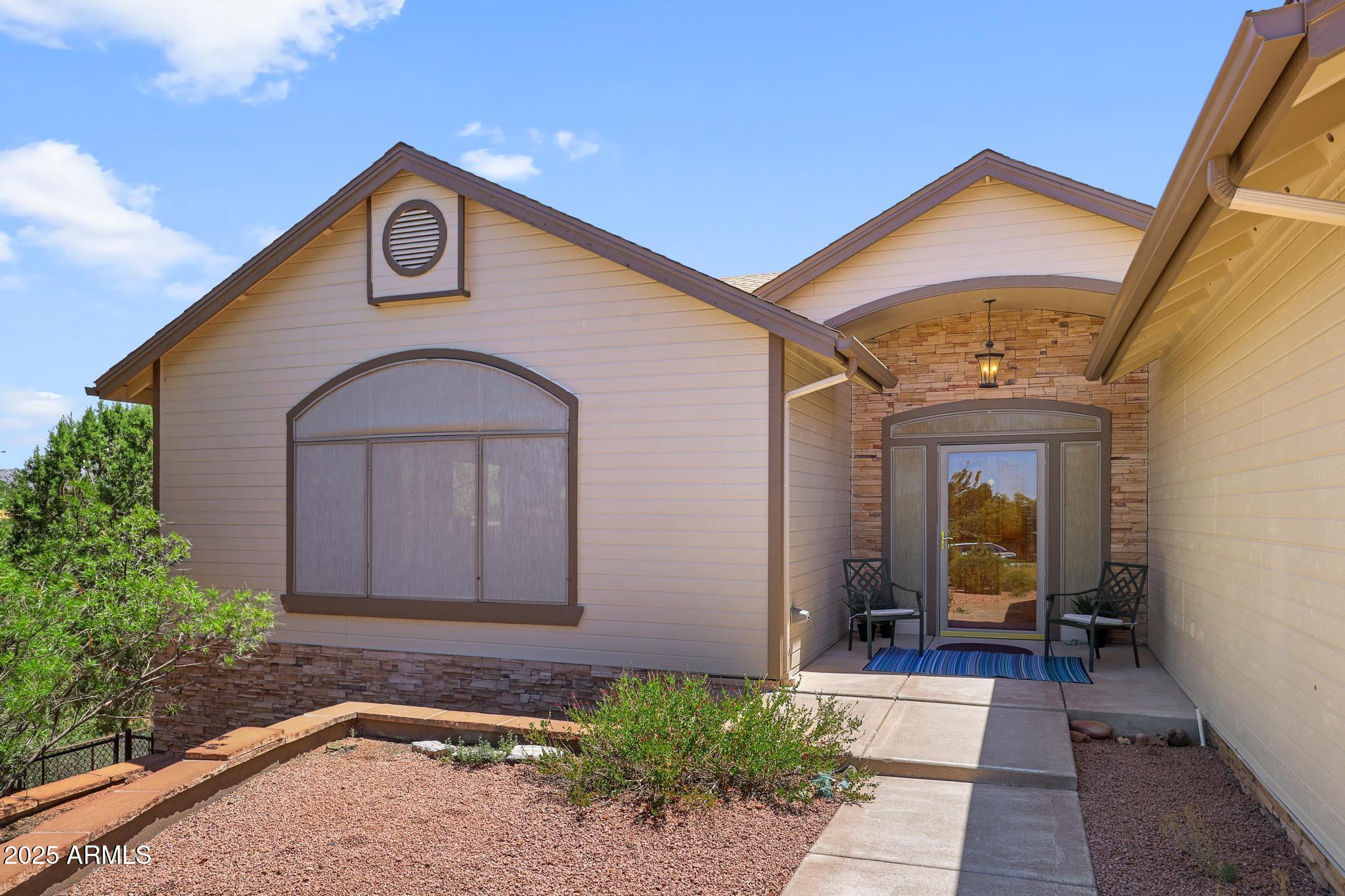 1131 S Sycamore Circle