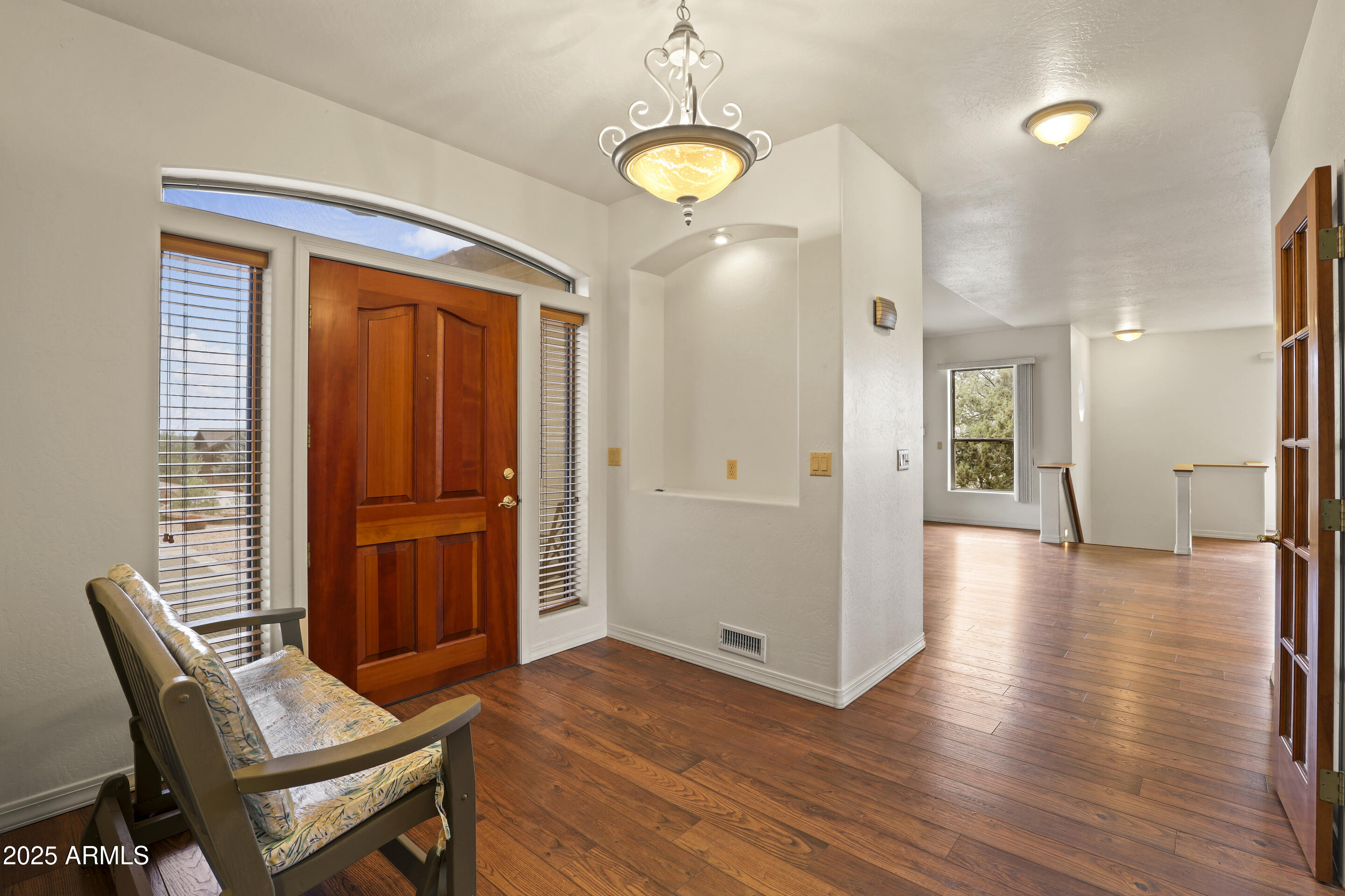 1131 S Sycamore Circle