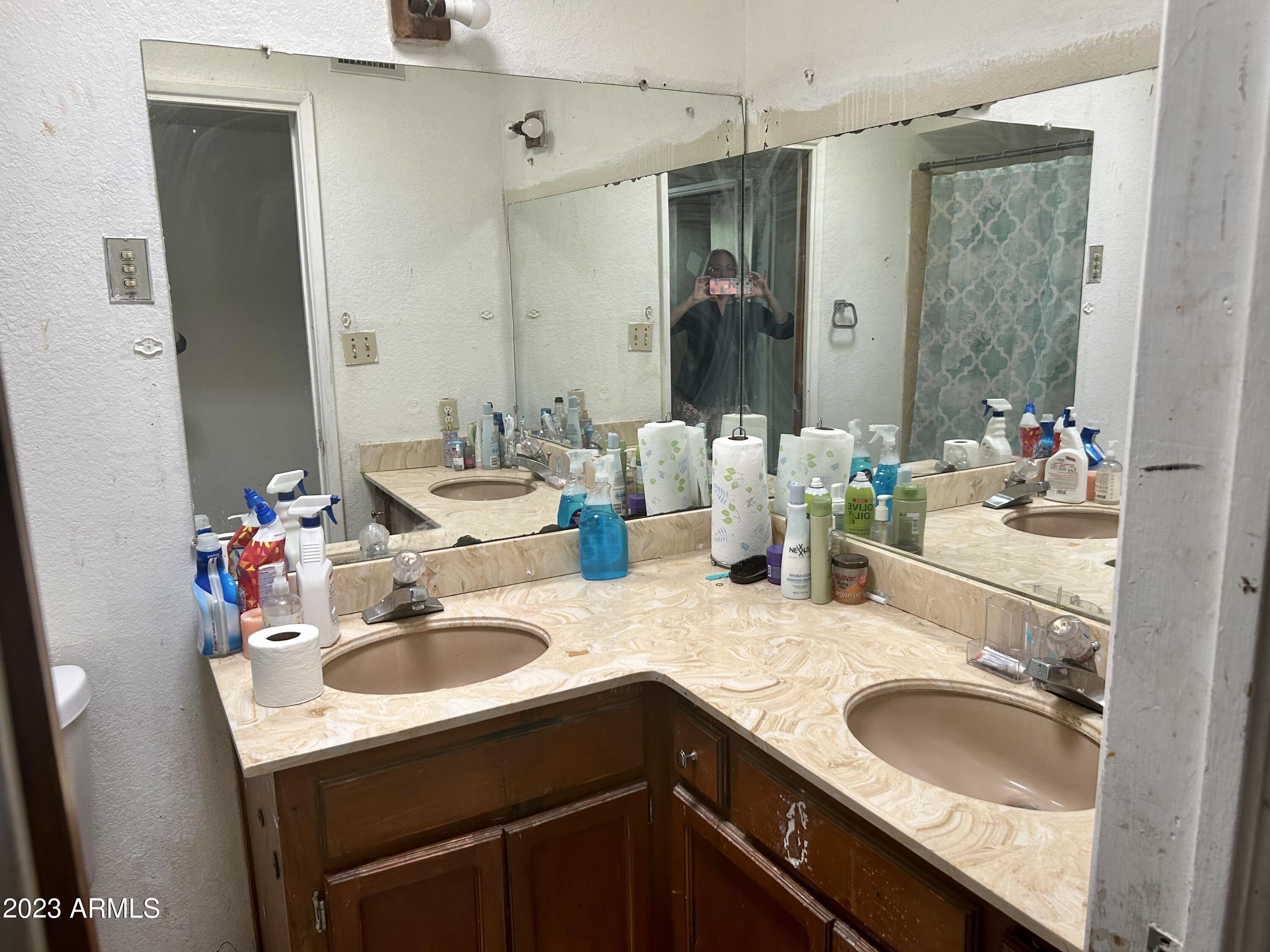 TOWN & COUNTRY ESTATES UNIT 12 - Residential
