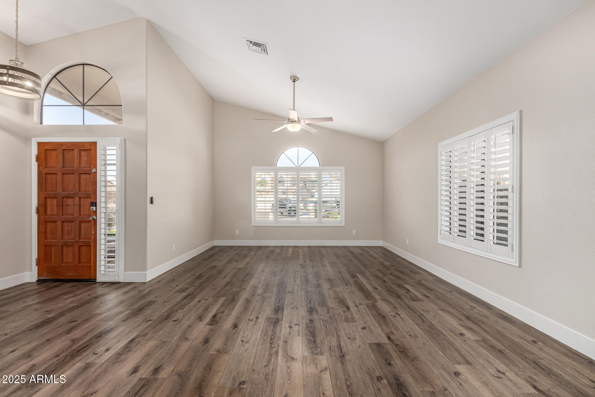 21 W PECAN Place