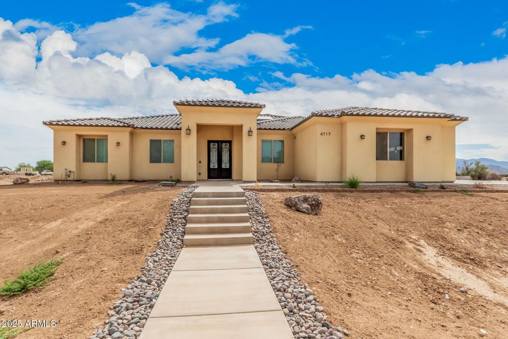 Photo of 4717 S 180th Drive, Goodyear, AZ 85338 (MLS # 6914532)