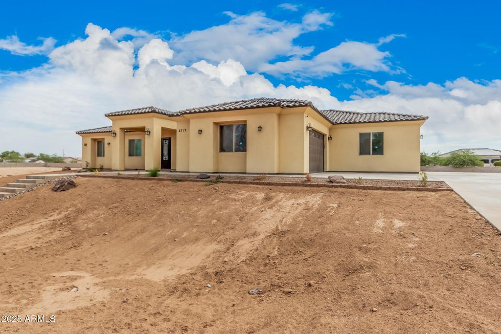 Photo of 4717 S 180th Drive, Goodyear, AZ 85338 (MLS # 6914532)