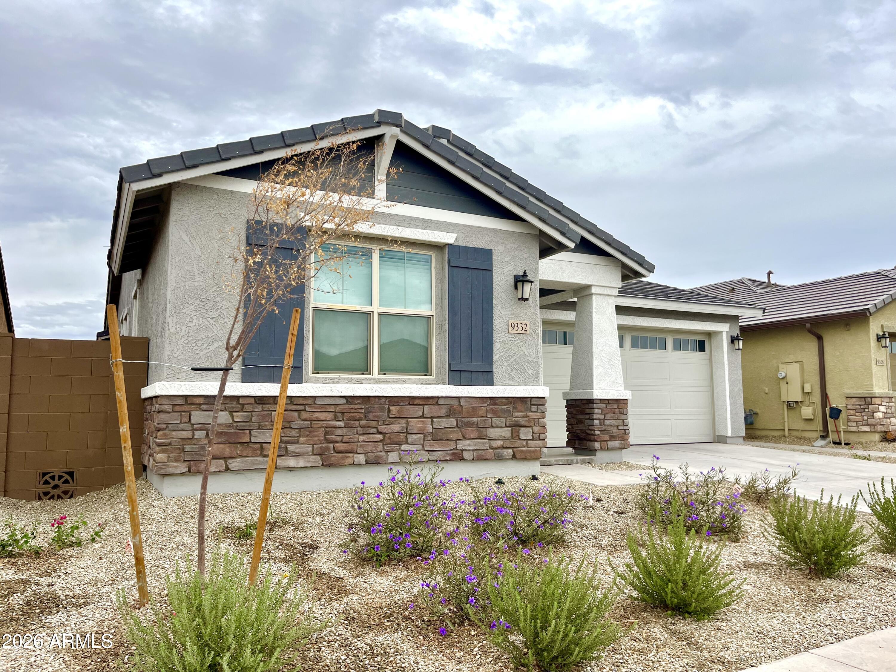 9332 W ENCINAS Lane