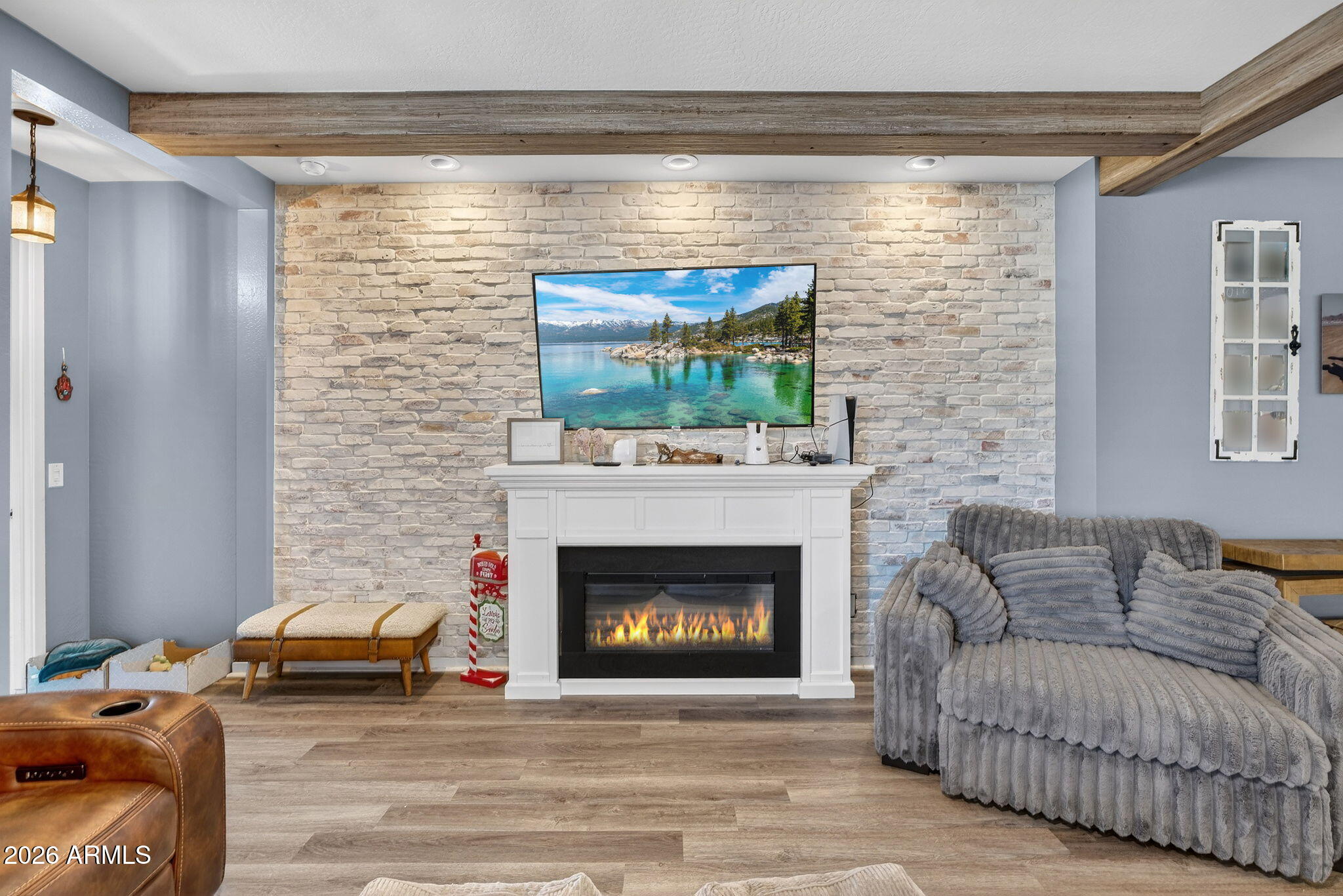 9855 E RESISTANCE Avenue