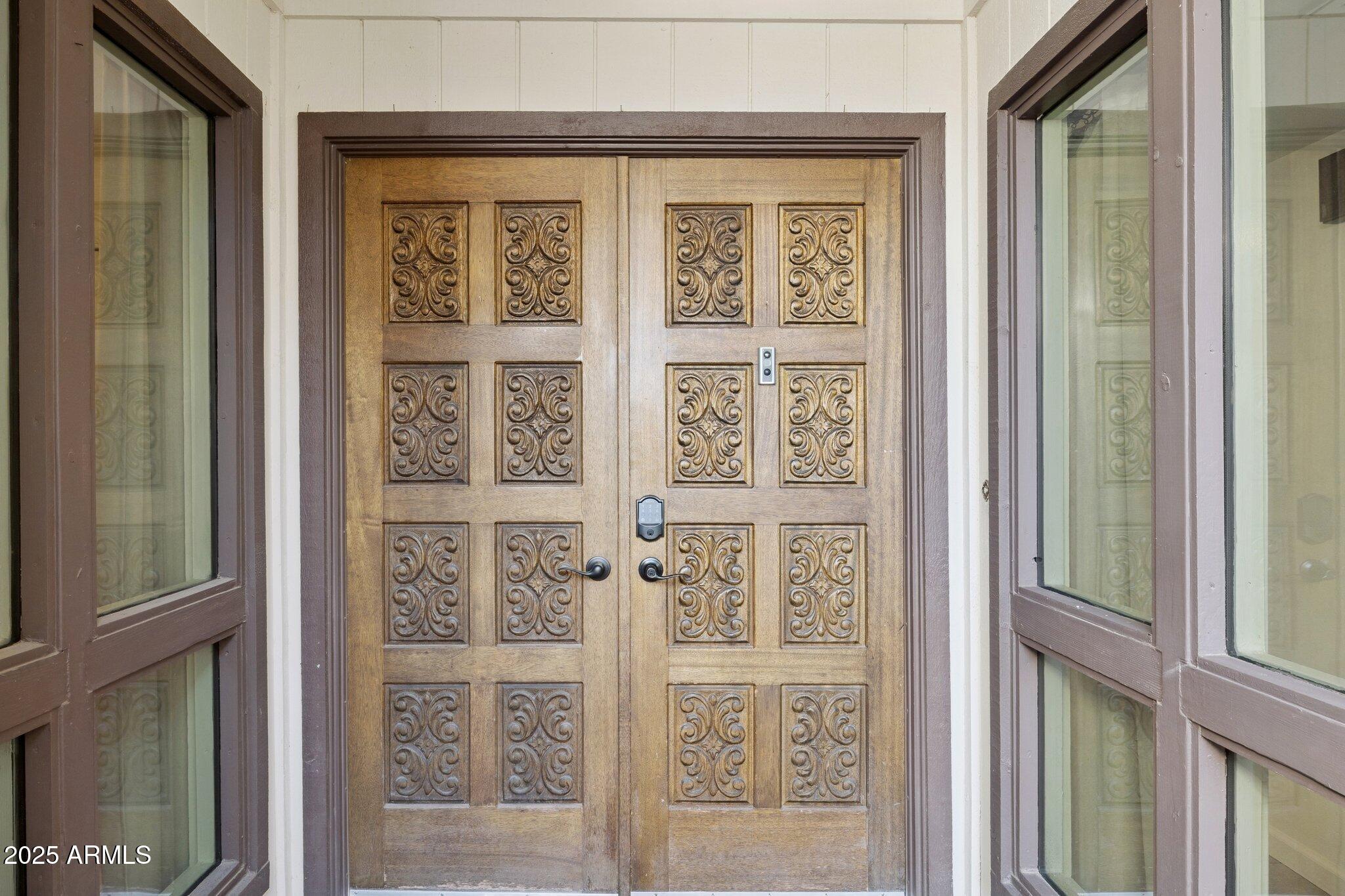 4706 E WINSTON Drive