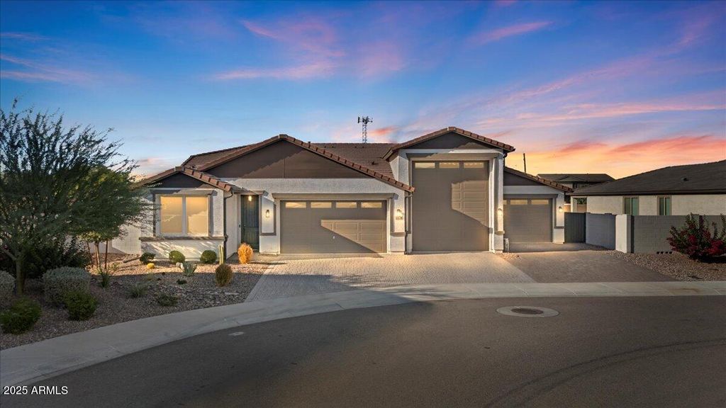 Photo of 12458 W Stella Lane, Litchfield Park, AZ 85340 (MLS # 6921214)