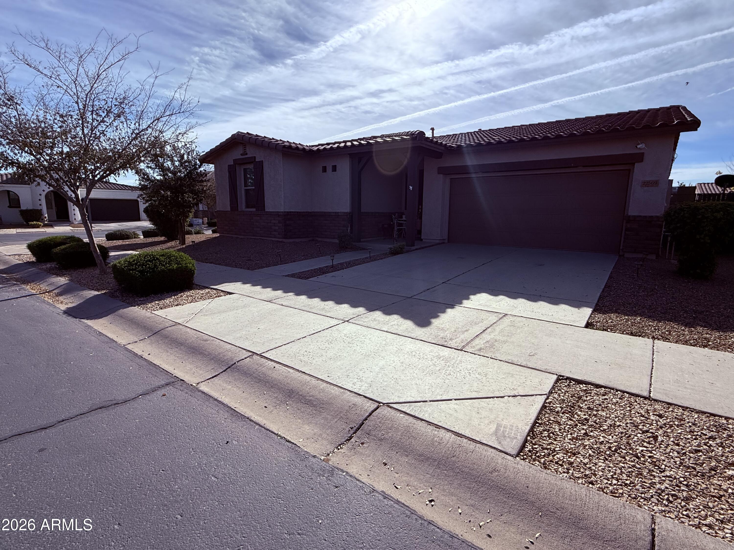 22569 E CAMINA PLATA --