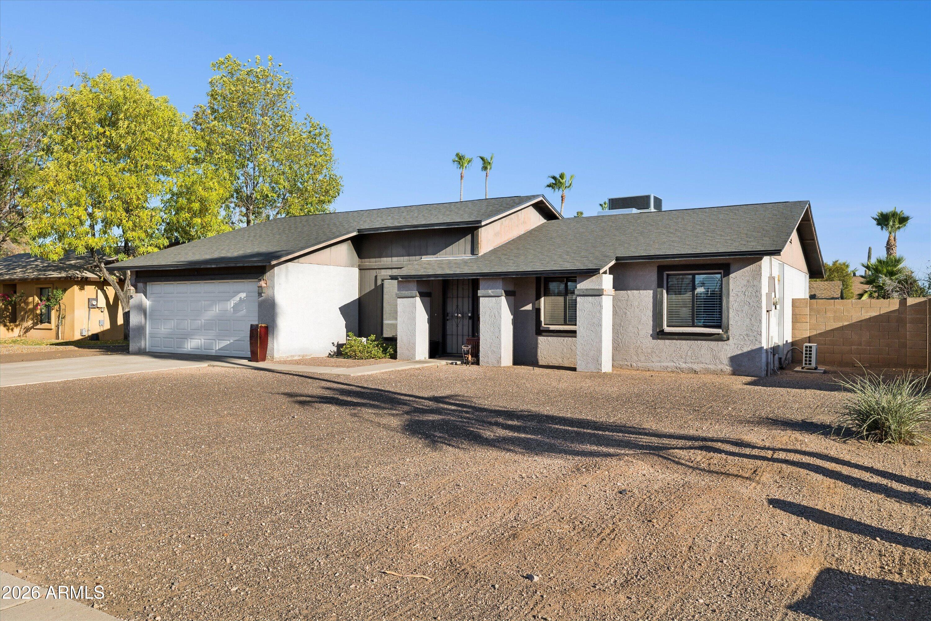 4921 E Winchcomb Drive