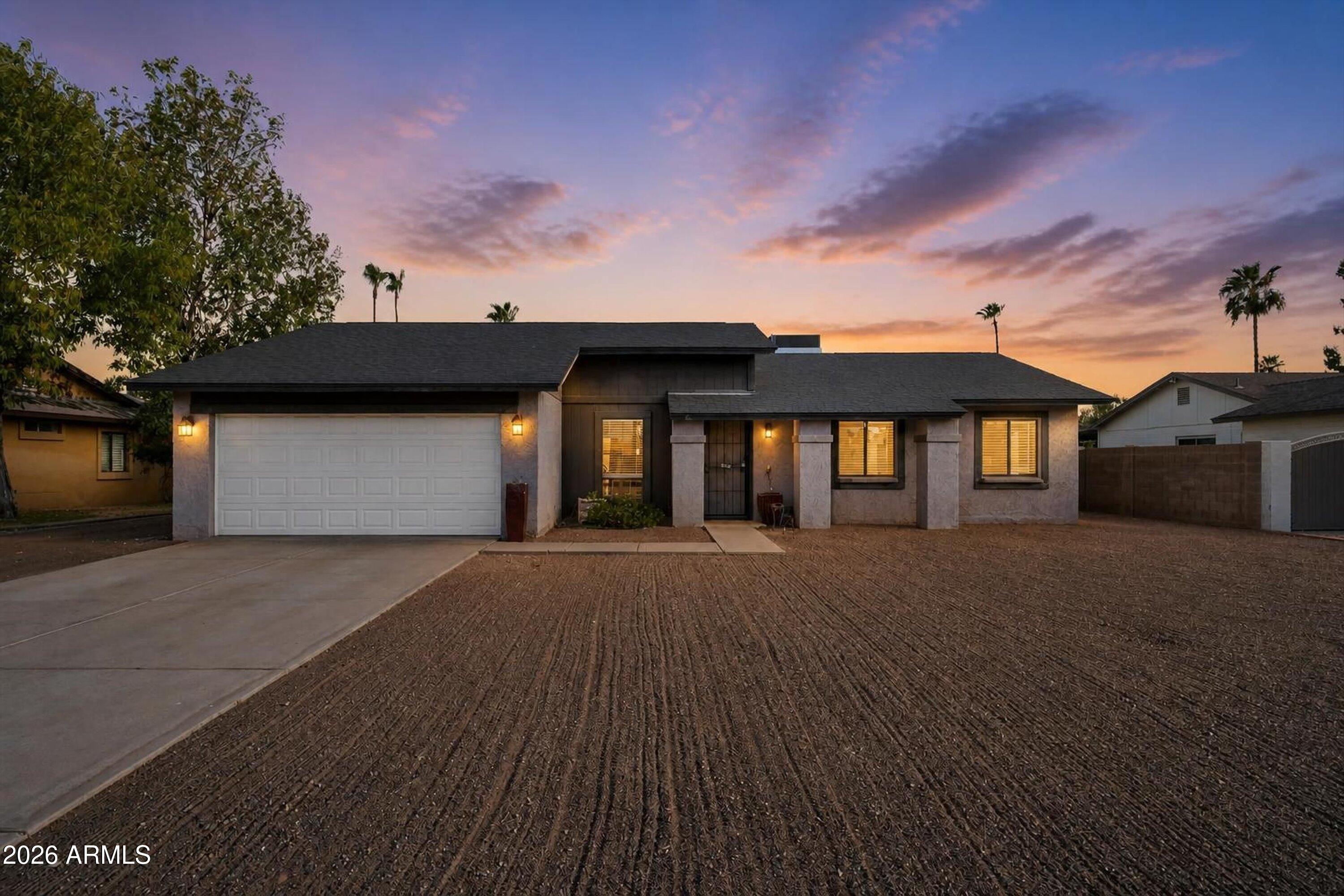 4921 E Winchcomb Drive