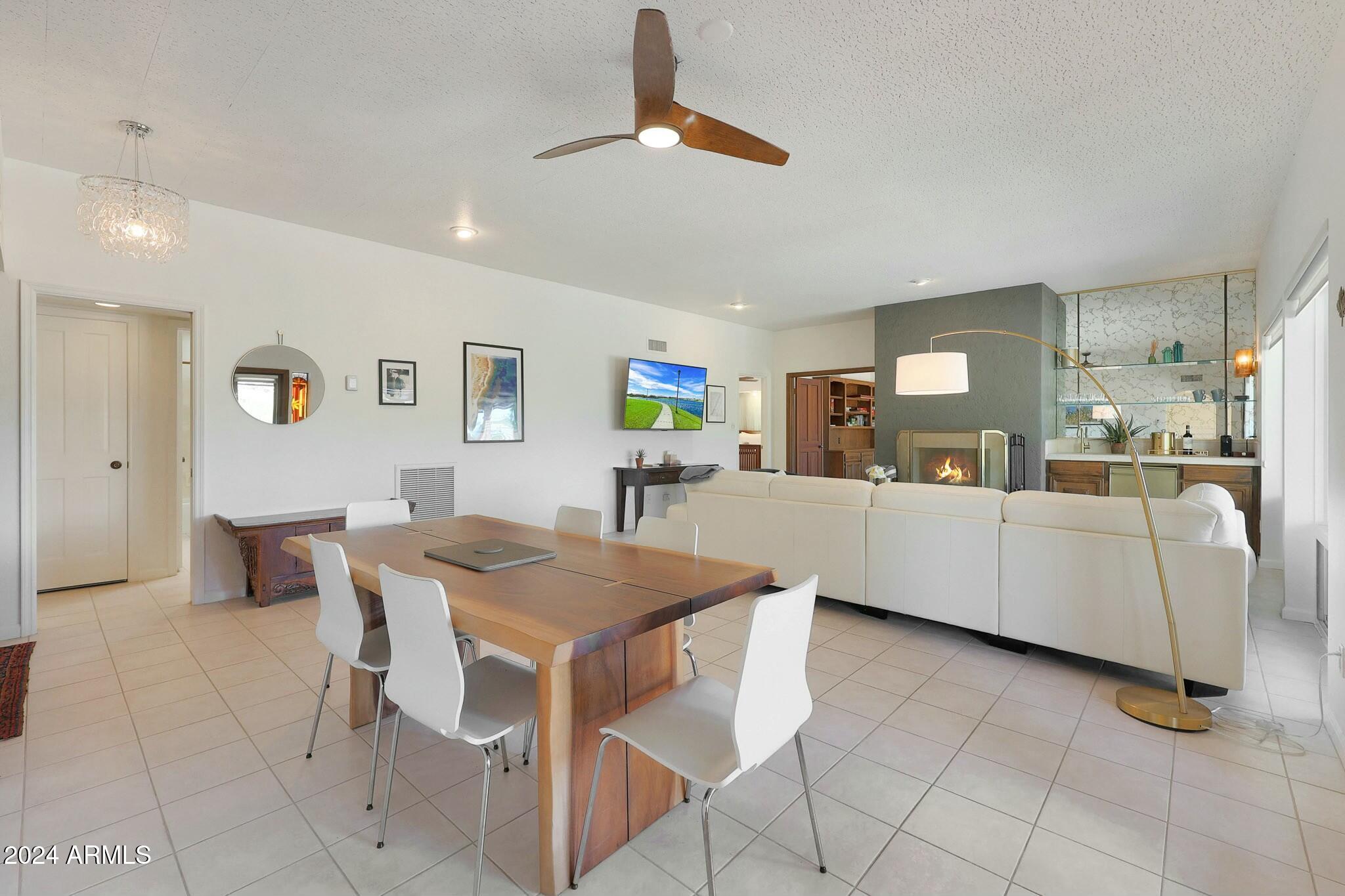 Phoenix, Arizona 85020, United States, 2 Bedrooms Bedrooms, ,2 BathroomsBathrooms,Residential,Pending,28207