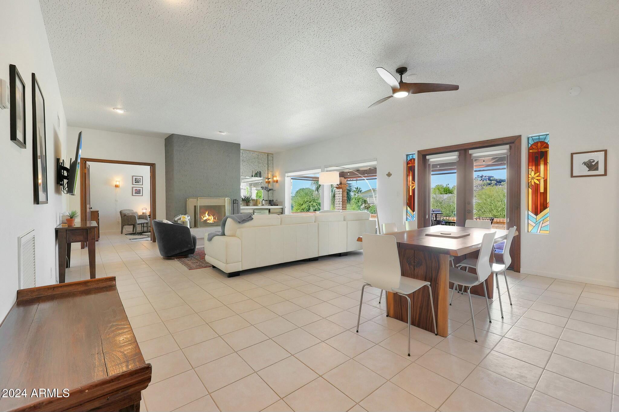 Phoenix, Arizona 85020, United States, 2 Bedrooms Bedrooms, ,2 BathroomsBathrooms,Residential,Pending,28207