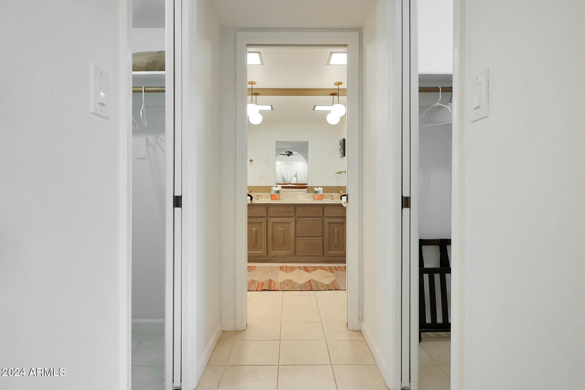 Phoenix, Arizona 85020, United States, 2 Bedrooms Bedrooms, ,2 BathroomsBathrooms,Residential,Pending,28207