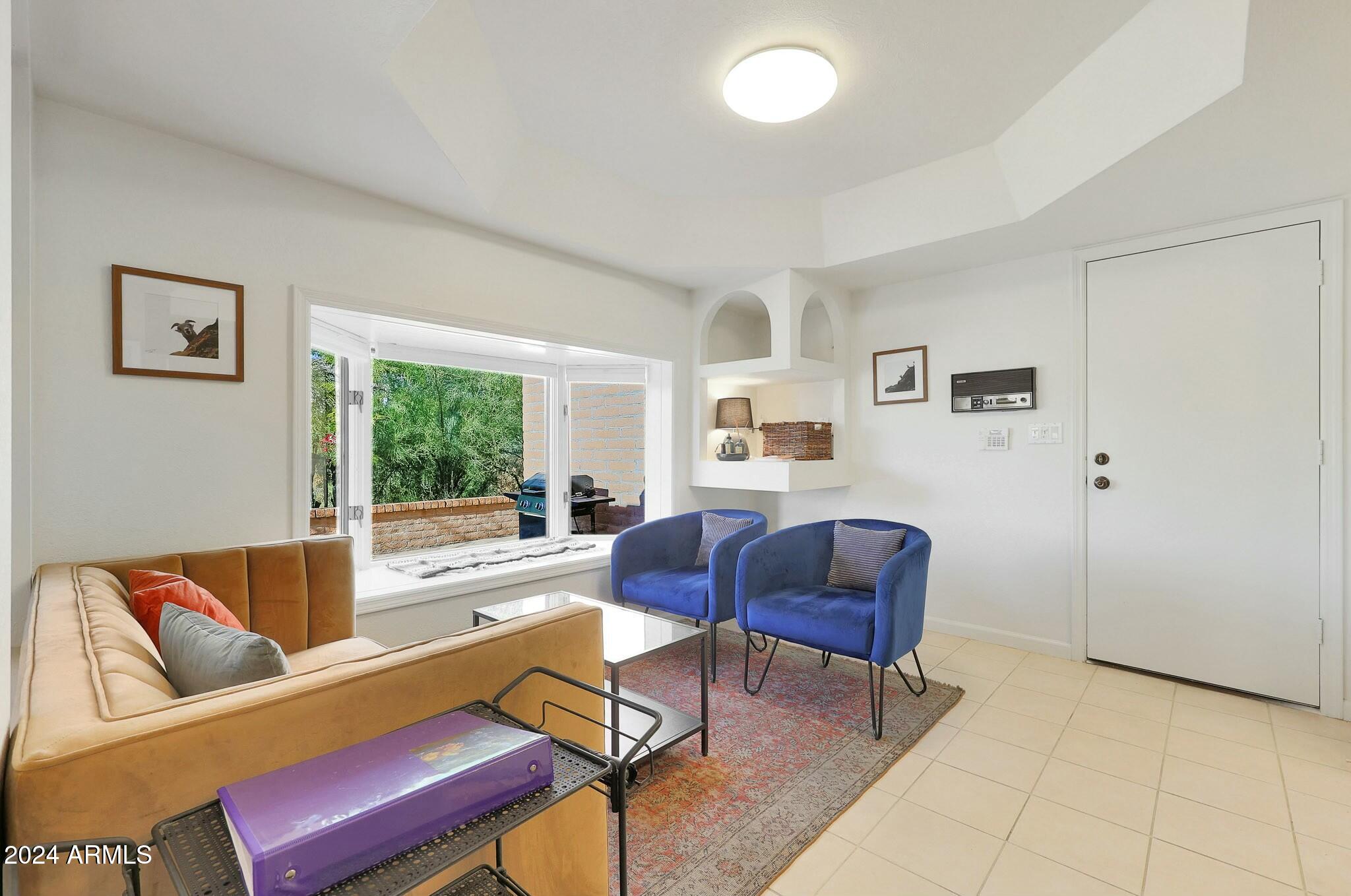 Phoenix, Arizona 85020, United States, 2 Bedrooms Bedrooms, ,2 BathroomsBathrooms,Residential,Pending,28207