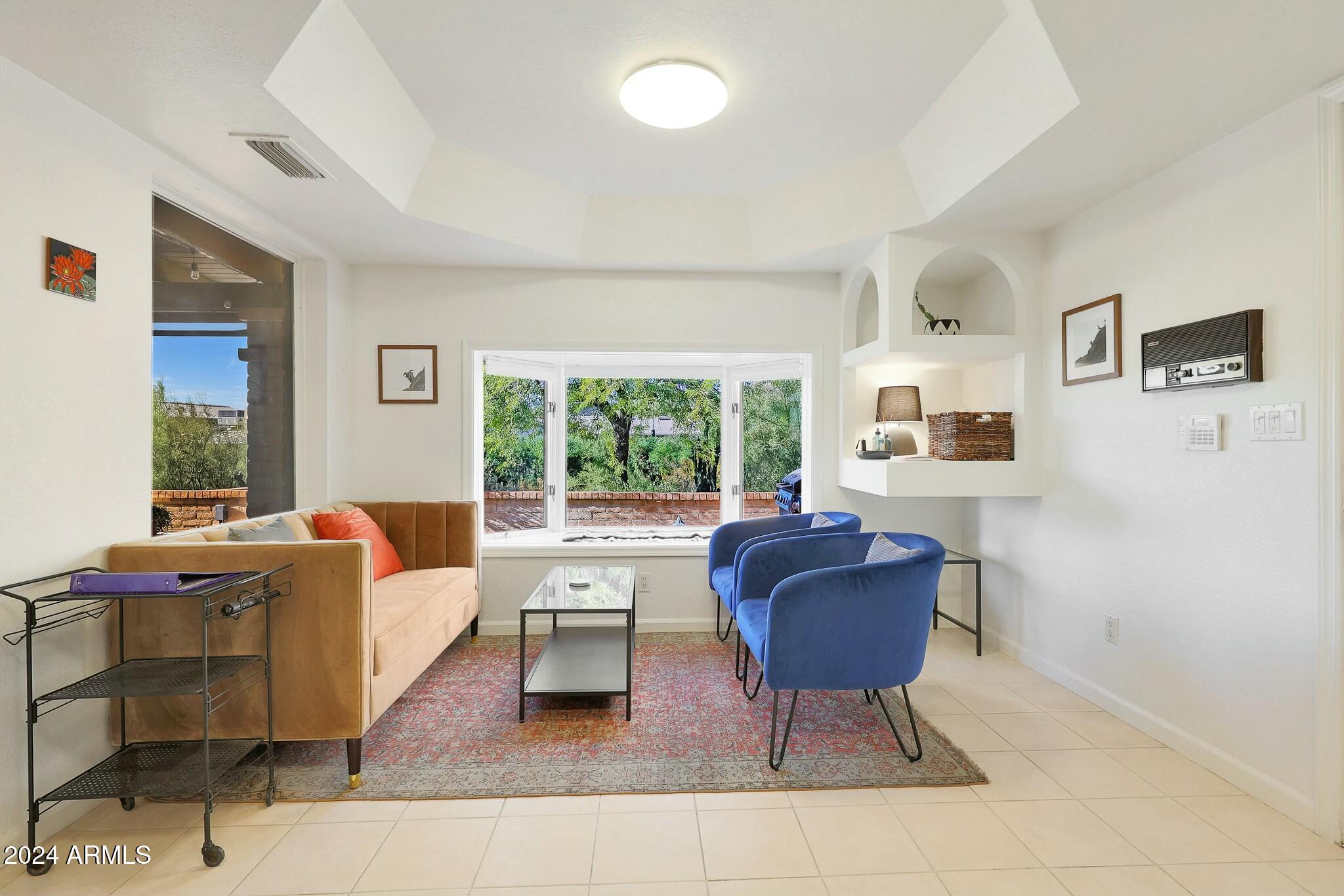 Phoenix, Arizona 85020, United States, 2 Bedrooms Bedrooms, ,2 BathroomsBathrooms,Residential,Pending,28207