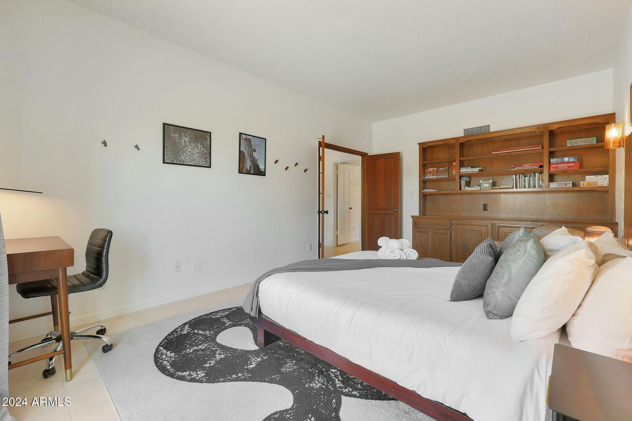 Phoenix, Arizona 85020, United States, 2 Bedrooms Bedrooms, ,2 BathroomsBathrooms,Residential,Pending,28207