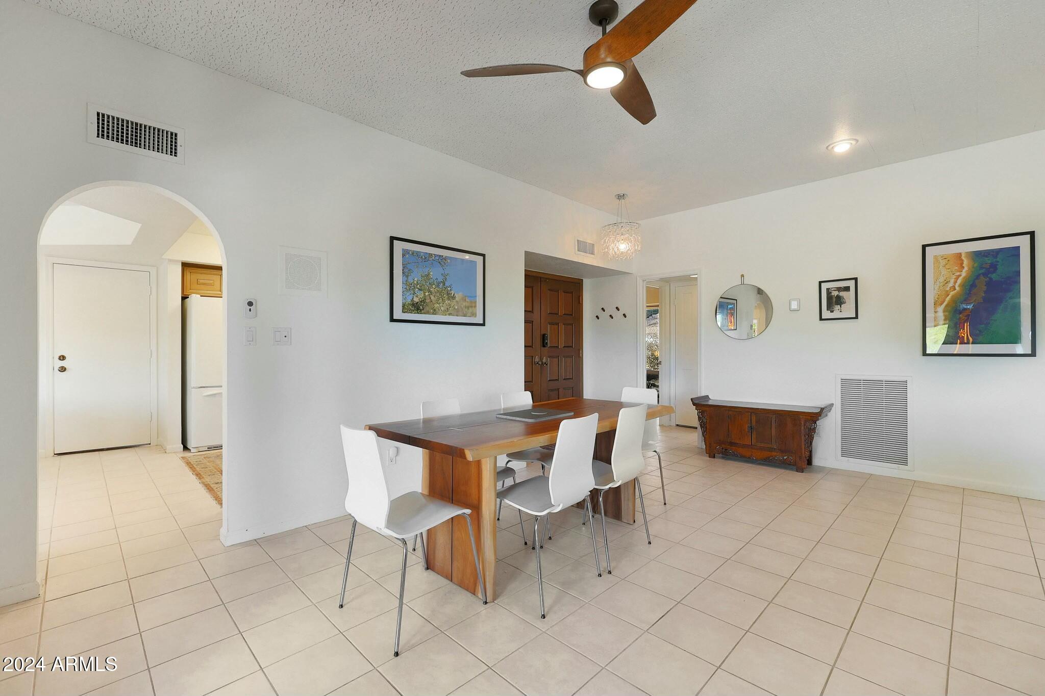 Phoenix, Arizona 85020, United States, 2 Bedrooms Bedrooms, ,2 BathroomsBathrooms,Residential,Pending,28207