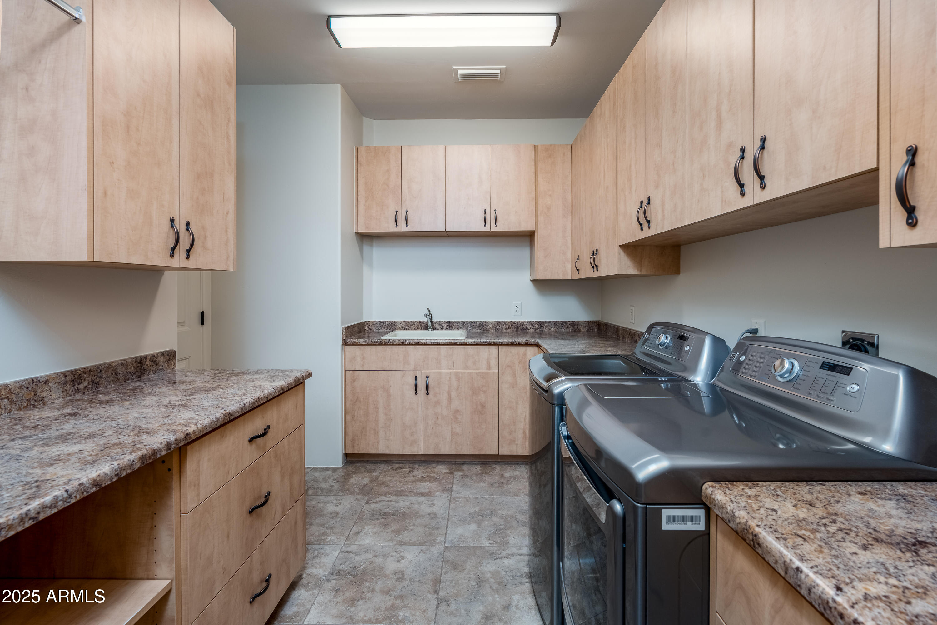 Cottonwood, Arizona 86326, United States, 4 Bedrooms Bedrooms, ,3 BathroomsBathrooms,Residential,Pending,222035