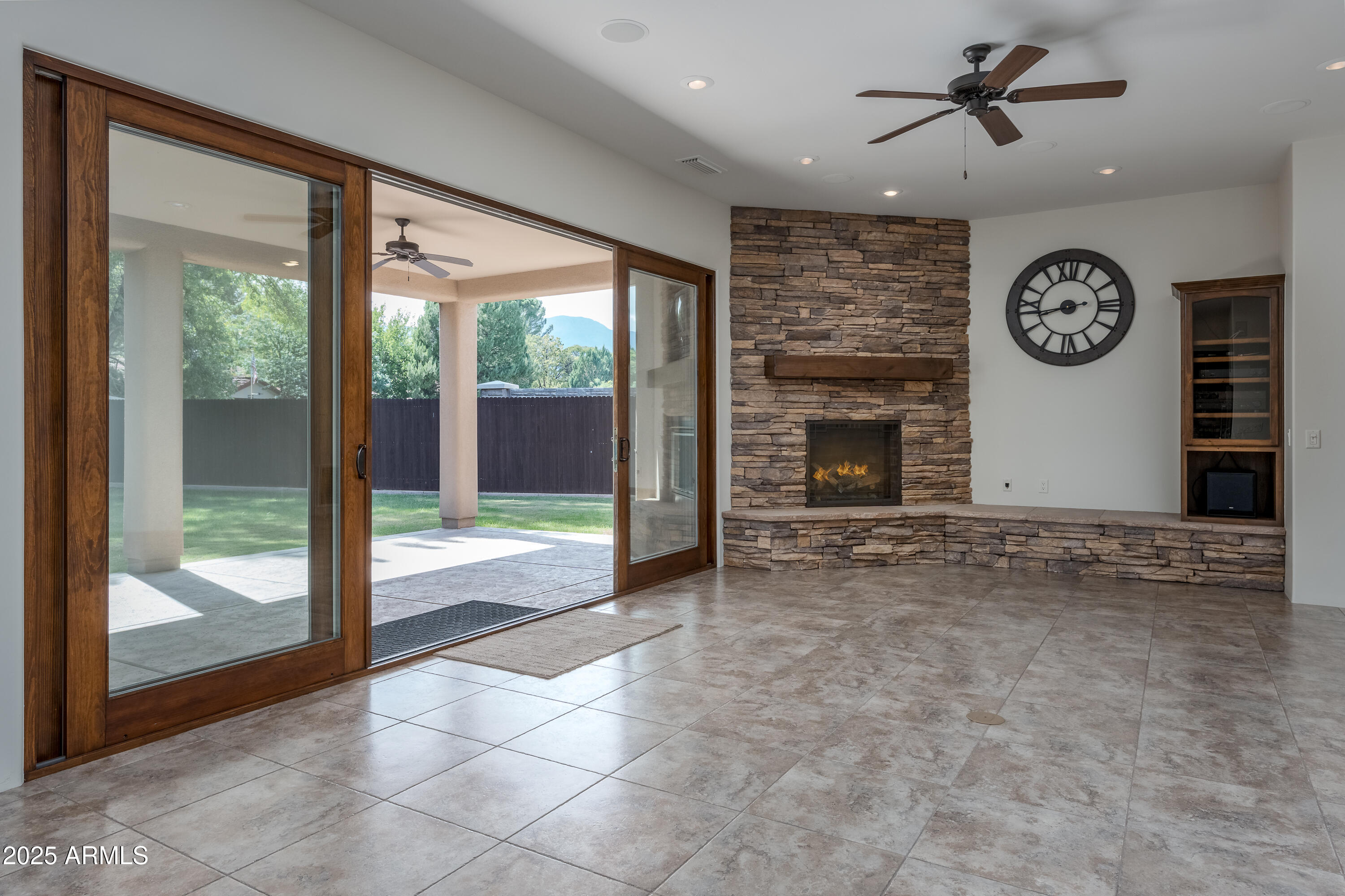 Cottonwood, Arizona 86326, United States, 4 Bedrooms Bedrooms, ,3 BathroomsBathrooms,Residential,Pending,222035