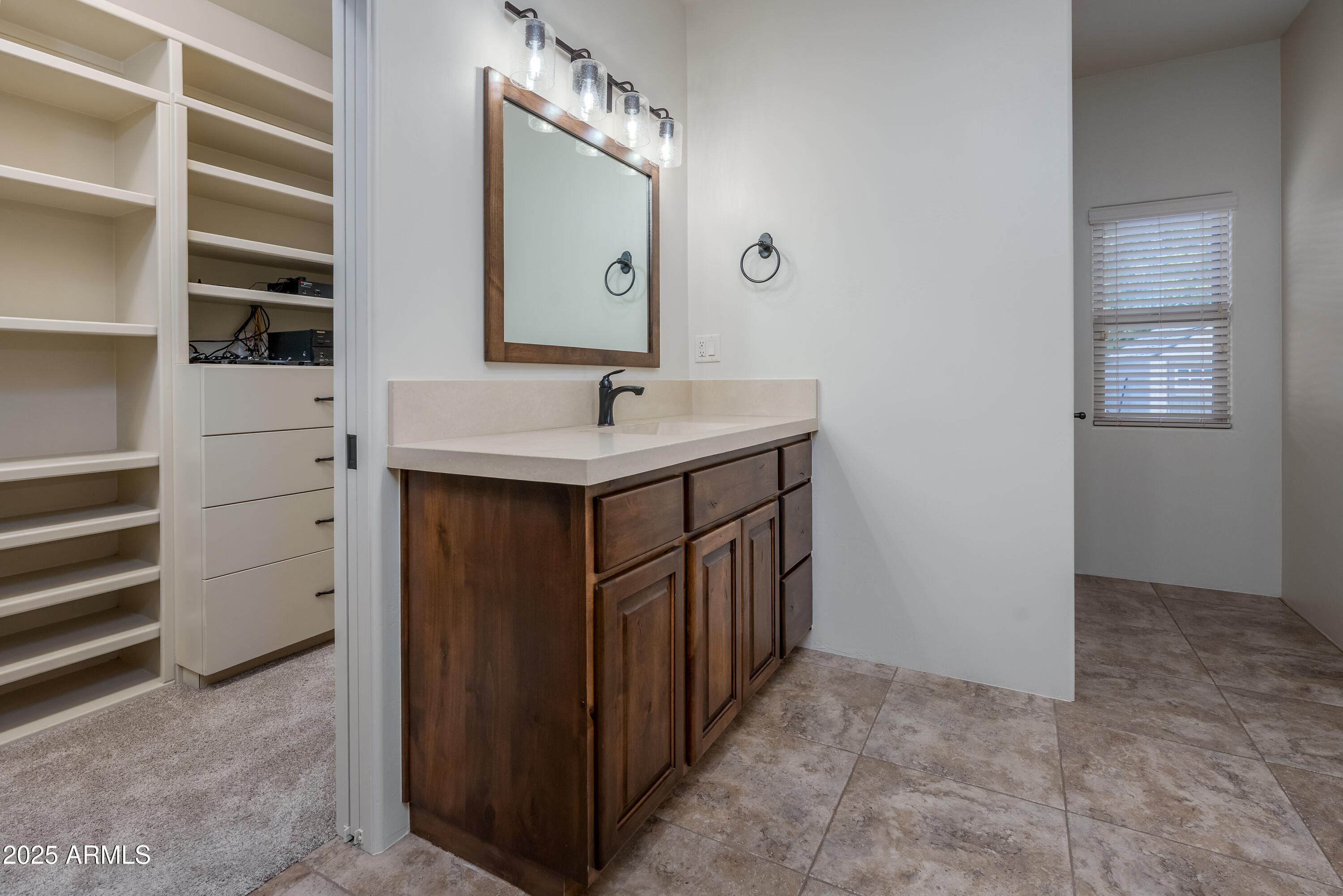 Cottonwood, Arizona 86326, United States, 4 Bedrooms Bedrooms, ,3 BathroomsBathrooms,Residential,Pending,222035