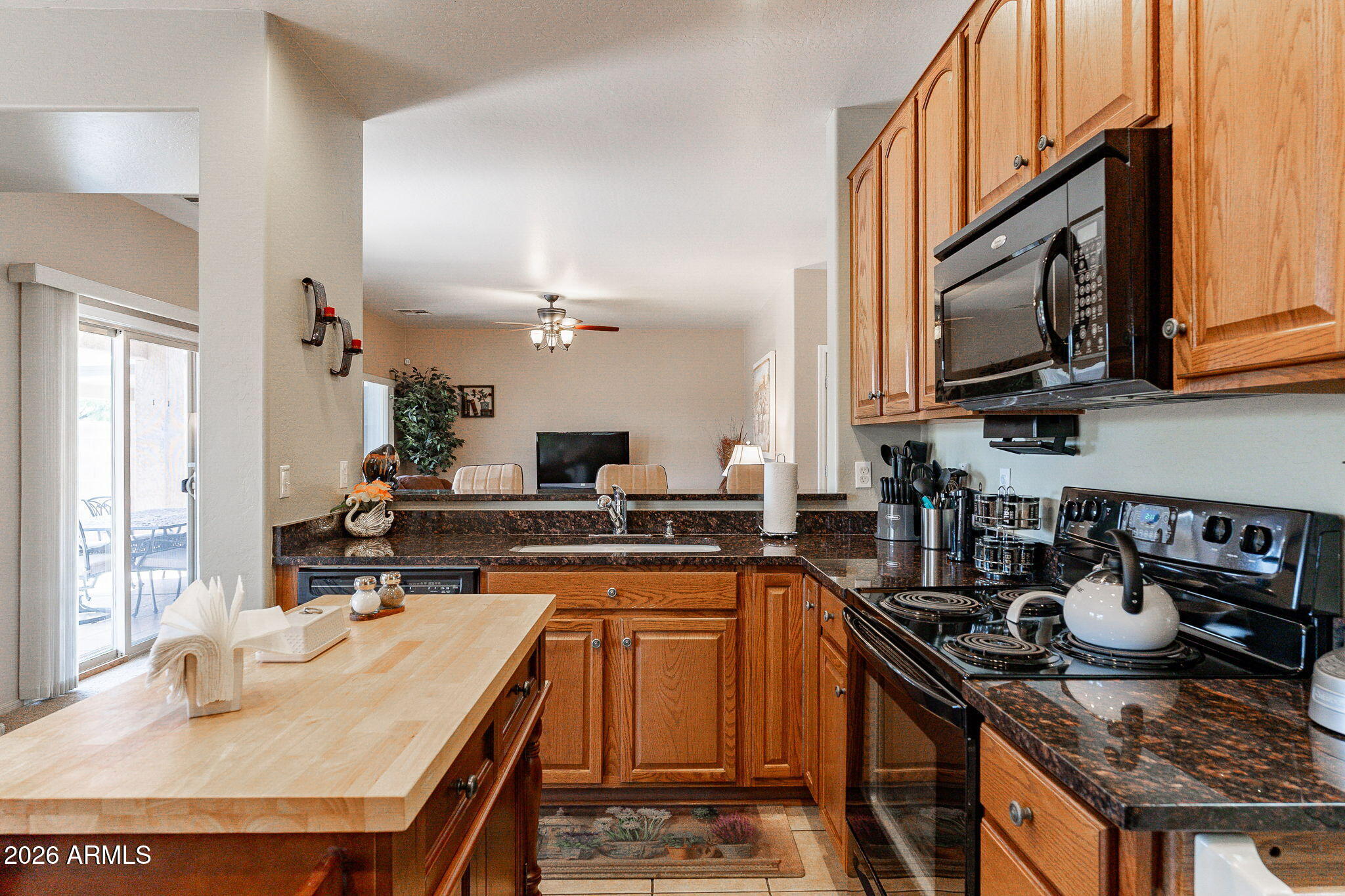 967 E DESERT SPRINGS Way