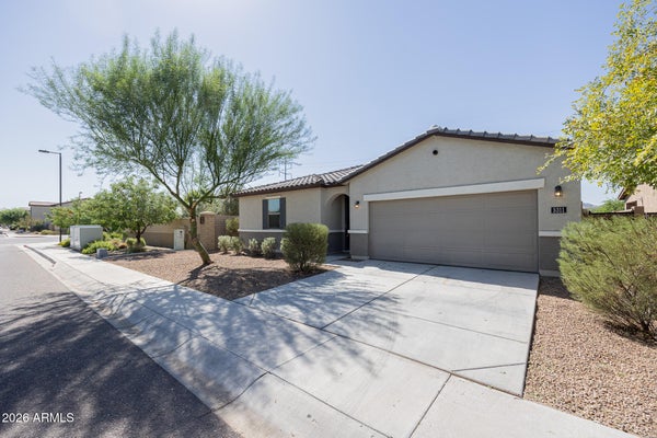 3311 W DONNER DR, PHOENIX, AZ 85041 - Image 0efbdac80fdea72be53bc66eb81dcc6a/176699933