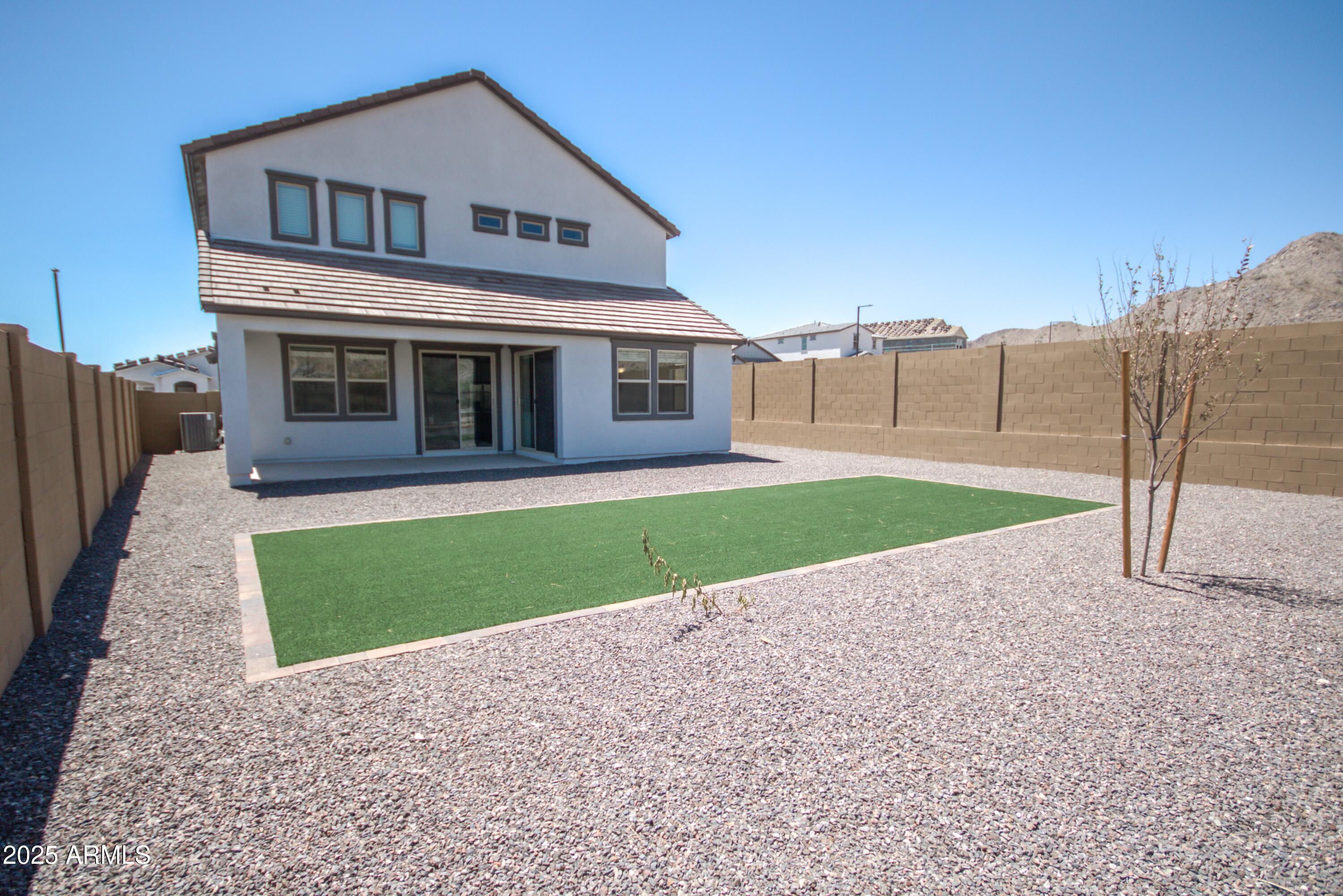 21326 W ROANOKE Avenue